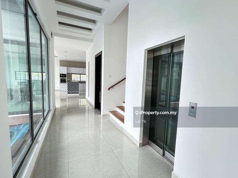 Bungalow House for Sale in Subang Heights, Subang Jaya by Lai Yk - iProperty.com.my