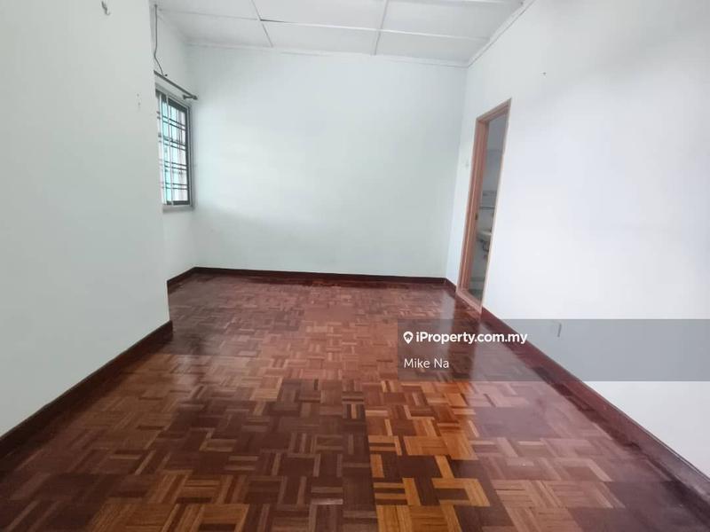 Rumah Berkembar untuk Dijual di Taman Sungai Besi Indah, Seri Kembangan oleh Mike Na - iProperty.com.my