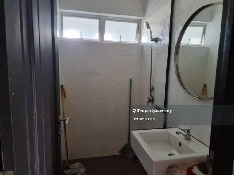 Rumah Berkembar untuk Dijual di Pantai Jerejak, Bayan Lepas oleh Jerome Eng - iProperty.com.my