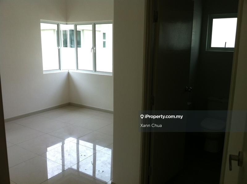 Rumah Berkembar untuk Dijual di Taman Equine, Seri Kembangan oleh Xann Chua - iProperty.com.my