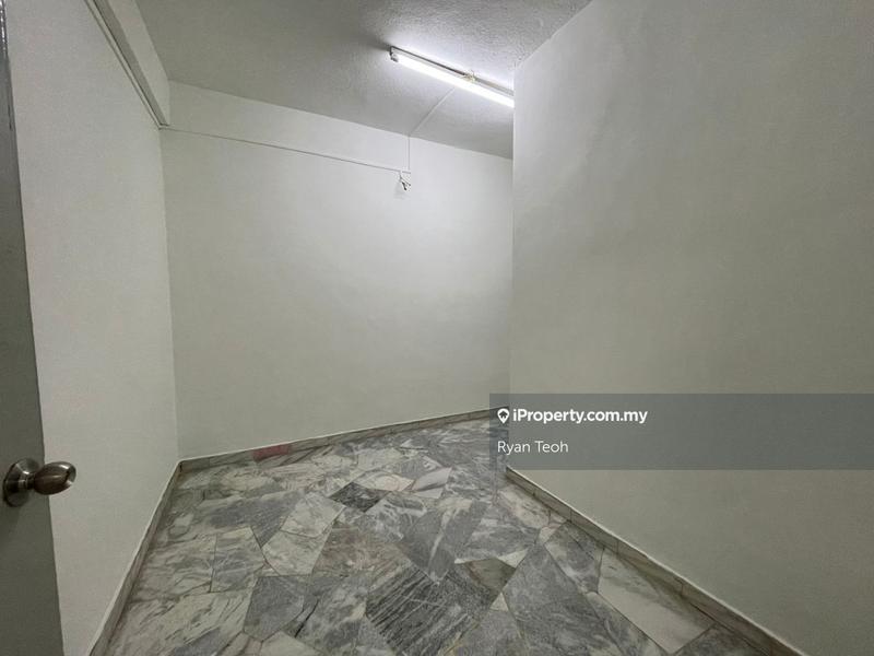 Flat for Rent in Taman Daya by Ryan Teoh - iProperty.com.my