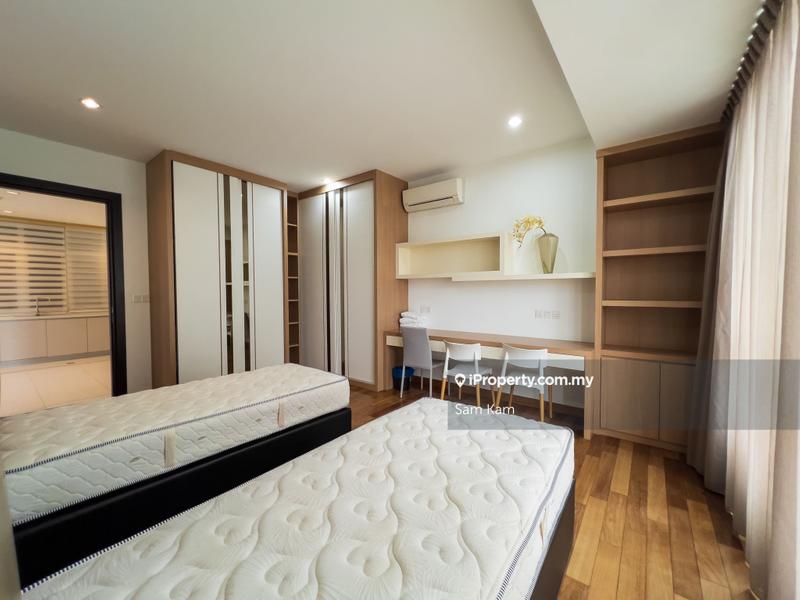 For Rent - Gurney Paragon