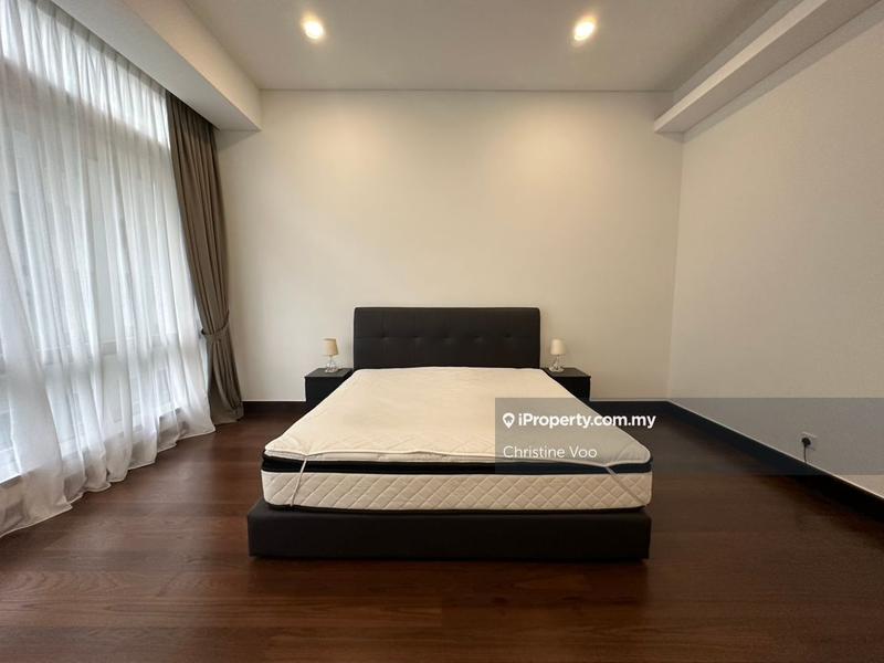 Service Residence for Sale in Banyan Tree Signatures by Christine Voo - Spacious Masterbedroom for your beauty sleep - iProperty.com.my