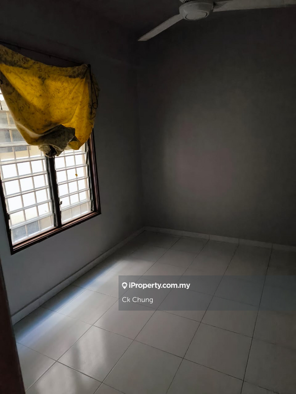 Rumah Pangsa untuk Dijual di Pangsapuri Berembang Indah oleh Ck Chung - iProperty.com.my