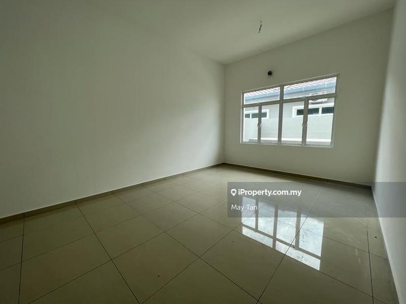 Rumah Berkembar untuk Dijual di Taman Kluang  Perdana, Kluang oleh May Tan - iProperty.com.my
