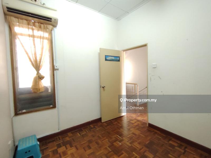 2-storey Terraced House for Sale in Taman Warisan Puteri, Sikamat by Azrul Othman - iProperty.com.my