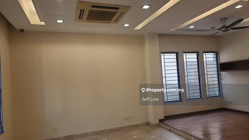 Bungalow House for Sale in Bukit Rahman Putra, Sungai Buloh by Jeff Low - iProperty.com.my