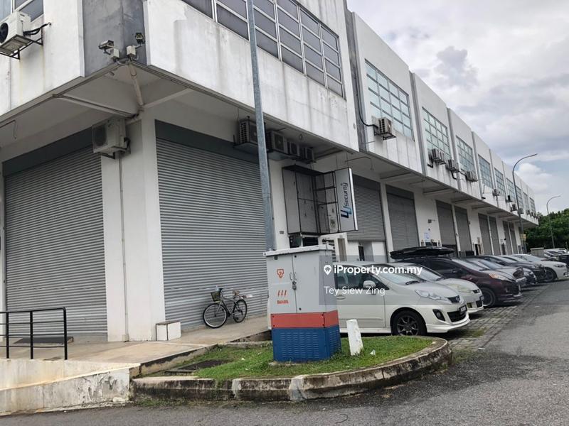 Kilang Teres untuk Dijual di Taman Bukit Serdang, Seri Kembangan oleh Tey Siew Zing - iProperty.com.my