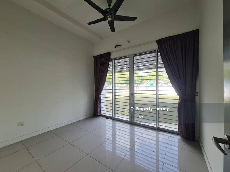 Rumah Teres untuk Dijual di Bandar Rimbayu, Telok Panglima Garang oleh UK Tan - iProperty.com.my