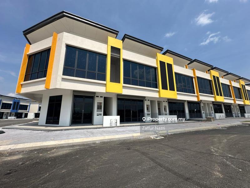 For Sale - Brand New :Lakepoint Gallerie Shop Office