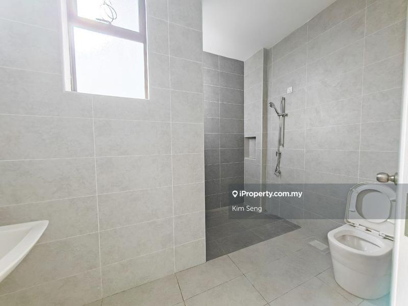 Rumah Berangkai 2 Tingkat untuk Dijual di Taman Tasik Indah, Kluang oleh Kim Seng - iProperty.com.my