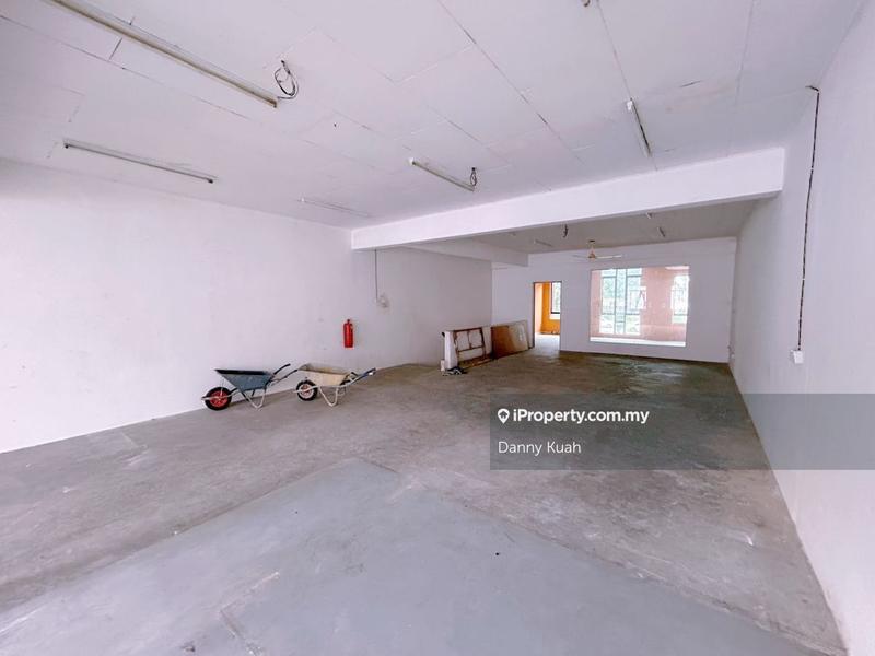 Kedai-Pejabat untuk Dijual di Taman Iks Merdeka, Batu Berendam oleh Danny Kuah - iProperty.com.my