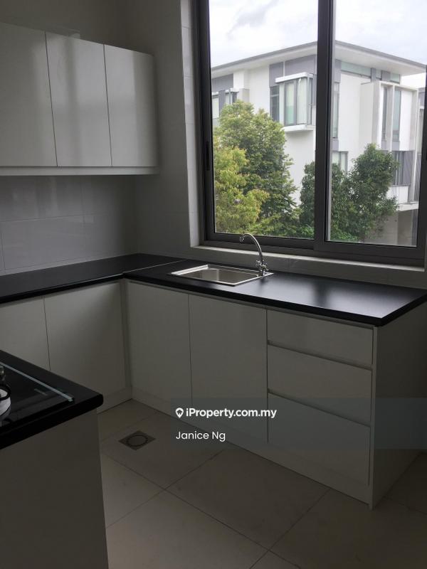 Rumah Teres untuk Dijual di Valencia, Sungai Buloh oleh Janice Ng - Kitchen - iProperty.com.my