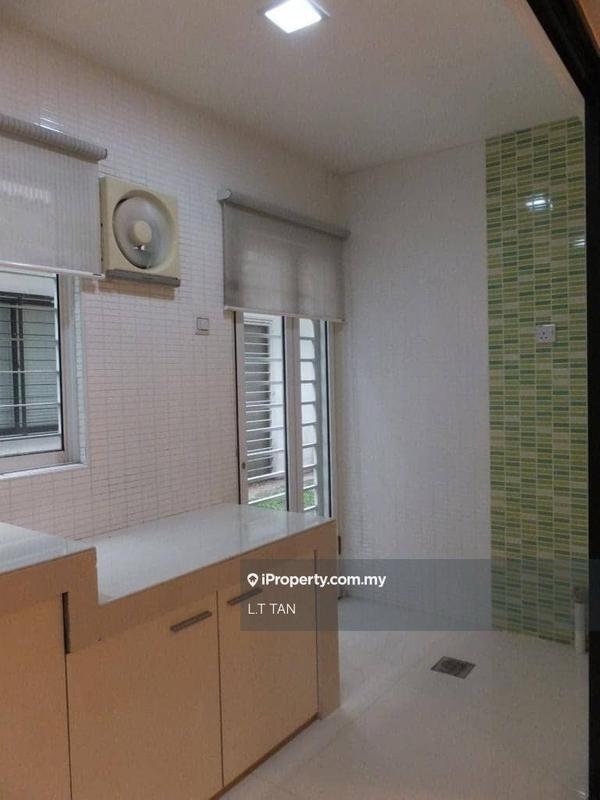 Rumah Teres 3-Tingkat untuk Dijual di Meadow Lakefield Sungai Besi, Sungai Besi oleh L.T TAN - iProperty.com.my