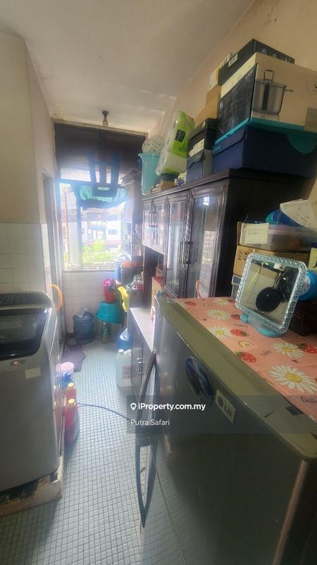 Flat for Sale in Flat PKNS Seksyen 8 by Putra Safari - iProperty.com.my