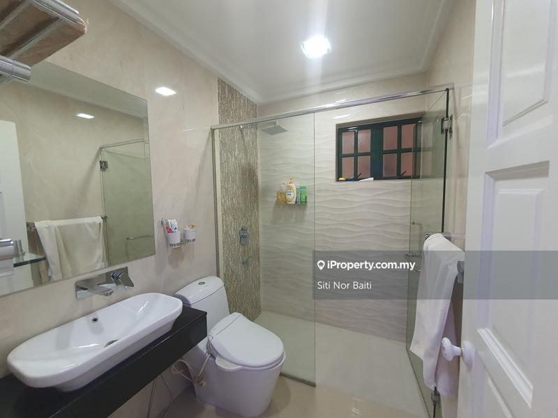 Rumah Bandar untuk Dijual di Ampang Hilir, Ampang oleh Siti Beeb - iProperty.com.my