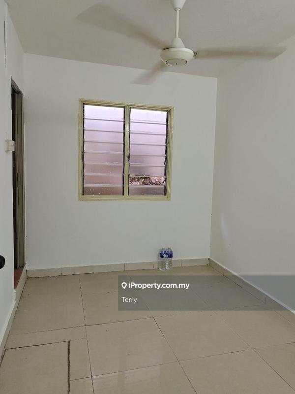 Rumah Berkembar untuk Dijual di Seksyen 8, Petaling Jaya oleh Terry - iProperty.com.my