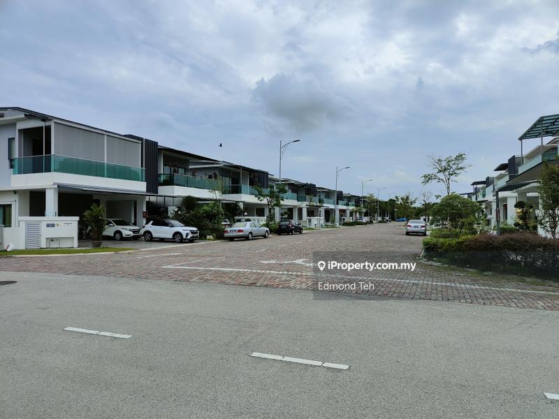 Rumah Berkembar untuk Dijual di D'Island Corallia, Puchong oleh Edmond Teh - iProperty.com.my
