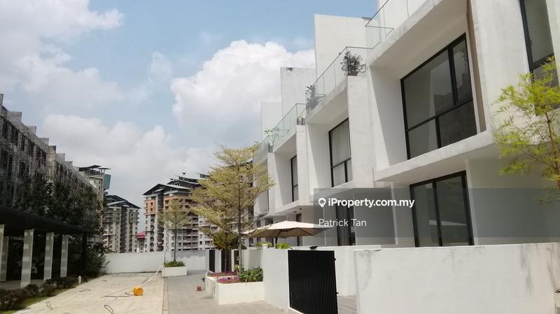 Rumah Berangkai 3.5 Tingkat untuk Dijual di Empire Residence, Petaling Jaya oleh Patrick Tan - iProperty.com.my