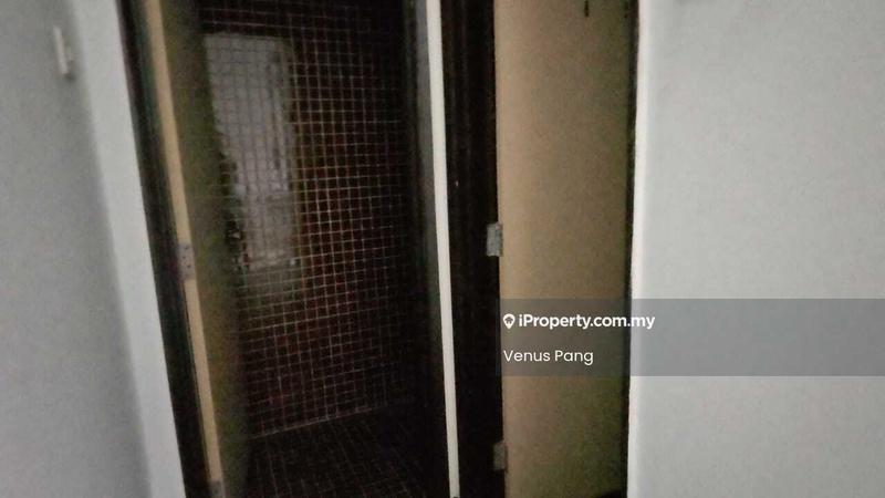 Kedai untuk Disewa di Kawasan Perindustrian Balakong, Balakong oleh Venus Pang - Entrance - iProperty.com.my