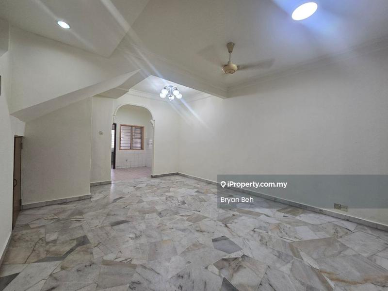 Rumah Teres 2-Tingkat untuk Dijual di Bandar Bukit Puchong, Puchong oleh Bryan Beh - Living Room - iProperty.com.my