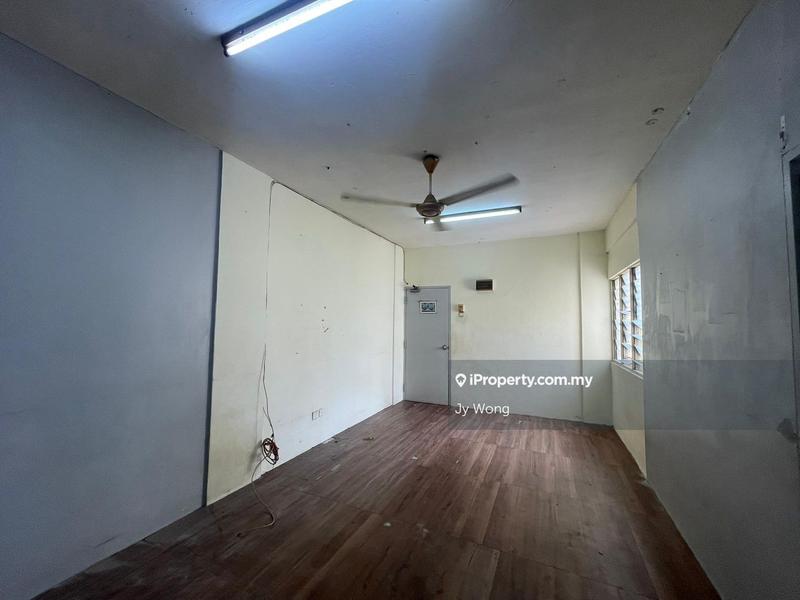 For Sale - Puchong Utama Court 2