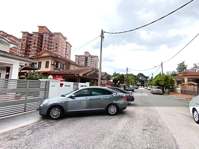 Rumah Berkembar untuk Dijual di Taman Makmur, Bandar Sungai Long oleh Steven Yong - iProperty.com.my