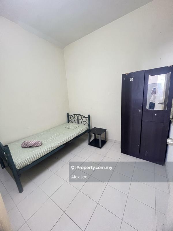 Apartment for Rent in Pangsapuri Lagoon Perdana by Alex Lee - Bedroom - iProperty.com.my