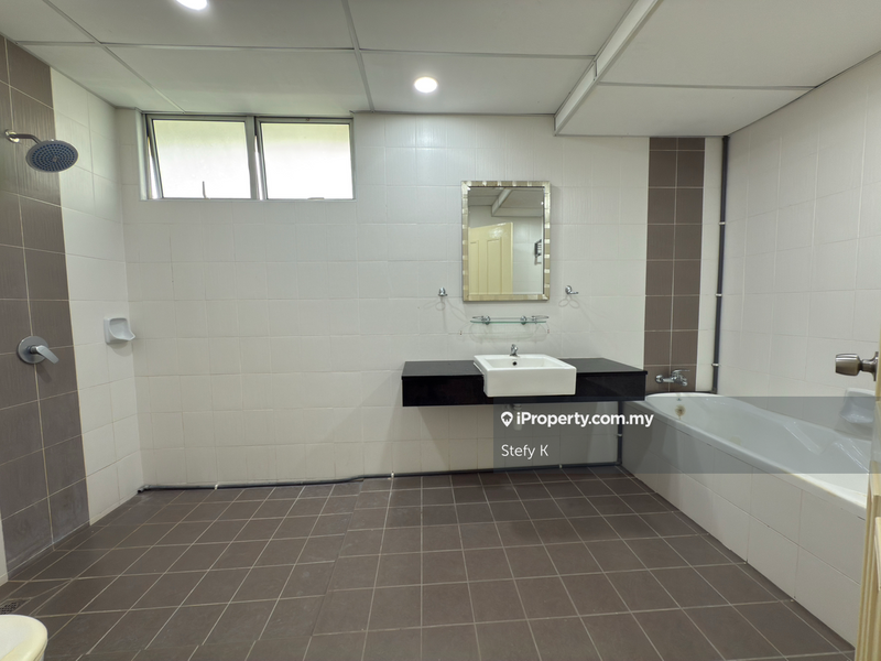 Condominium for Sale in The Waterfront Condominium by Stefy K - iProperty.com.my