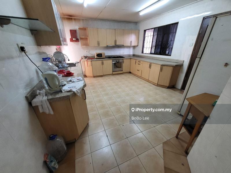 Bungalow House for Sale in Taman Overseas Union (Taman Oug), Jalan Klang Lama (Old Klang Road) by BoBo Lee - iProperty.com.my