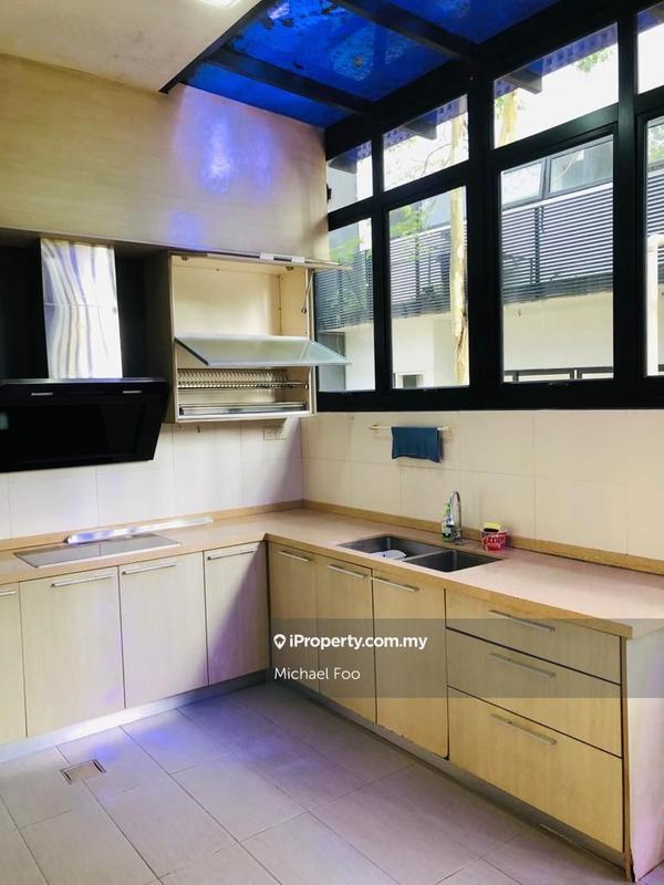 Rumah Berangkai 3 Tingkat untuk Dijual di Serdang, Seri Kembangan oleh Michael Foo - iProperty.com.my