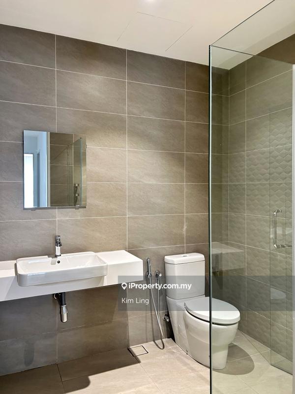 Service Residence for Rent in Quill Residence by Kim Ling - Master Bathroom - iProperty.com.my