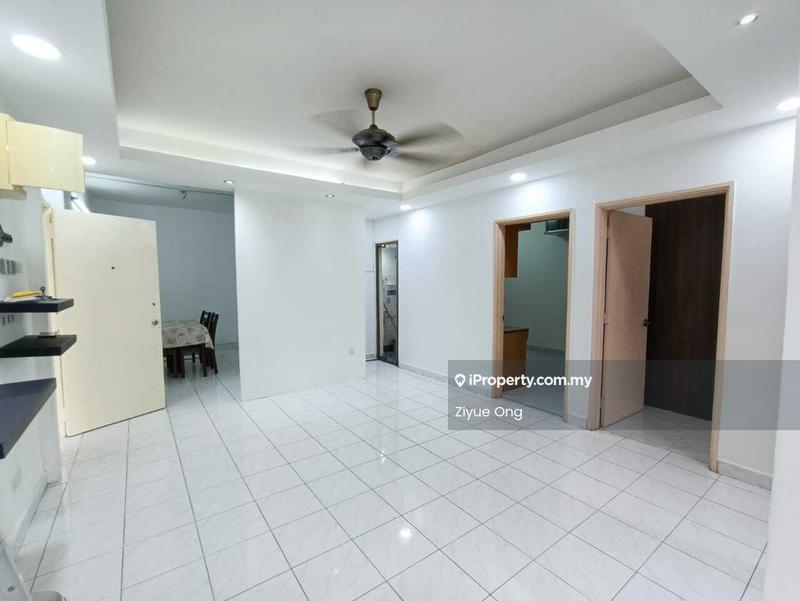 Pangsapuri untuk Dijual di Sri Cempaka (Puchong Jaya) oleh Ziyue Ong - Living Room - iProperty.com.my