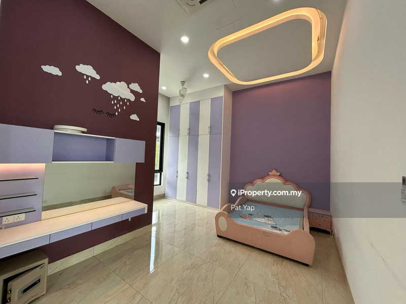 Banglo untuk Dijual di Country Heights Damansara, KL City Centre oleh Pat Yap - iProperty.com.my