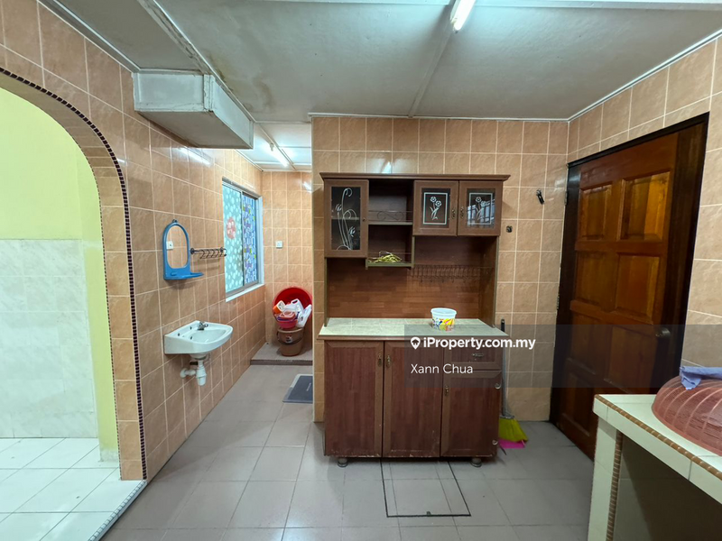 Rumah Teres 2-Tingkat untuk Dijual di Taman Pinggiran Putra, Seri Kembangan oleh Xann Chua - iProperty.com.my