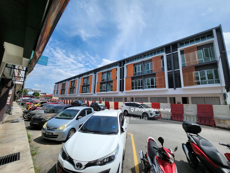 Shop for Sale in Bandar Tasik Puteri, Rawang by Benz Lee - iProperty.com.my