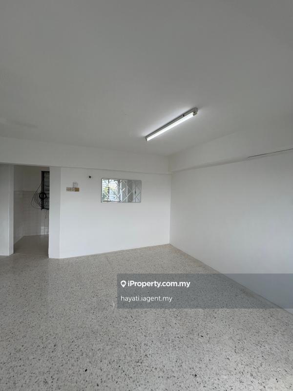 Apartment for Sale in Pangsapuri Dahlia Court by hayati.iagent.my - iProperty.com.my