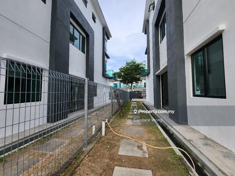 Rumah Berkembar untuk Dijual di Taman Villa Perdana, Kajang oleh Candace Wong - iProperty.com.my