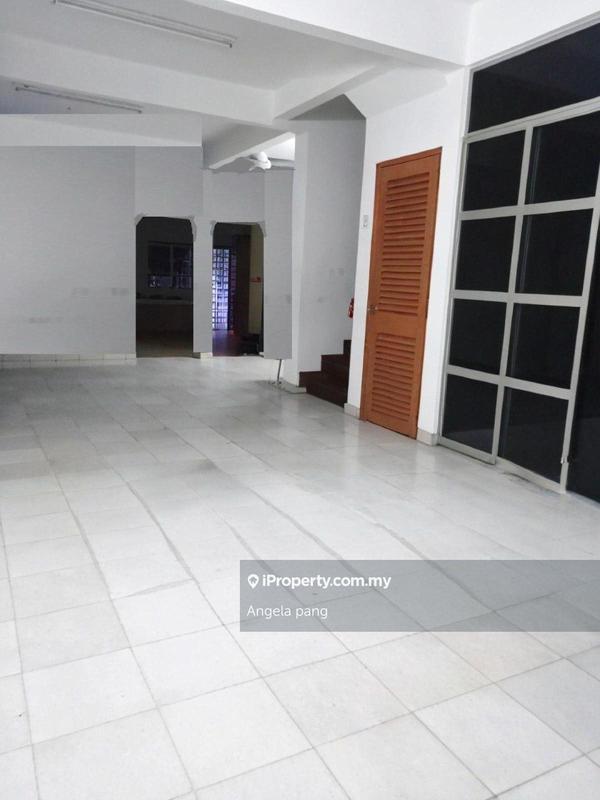Rumah Teres 2-Tingkat untuk Dijual di SS18, Subang Jaya oleh Angela pang - iProperty.com.my