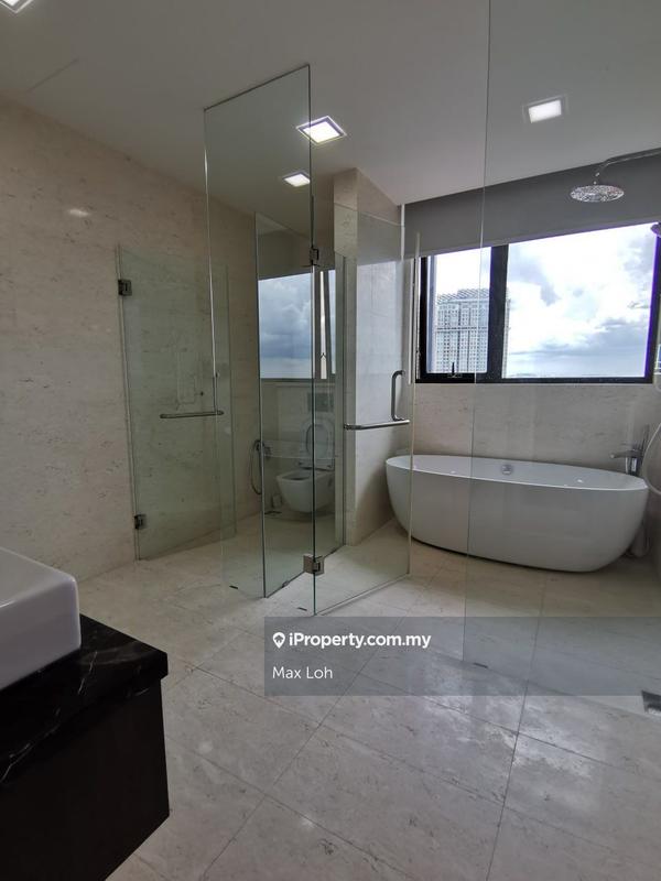 For Sale - Straits View 18