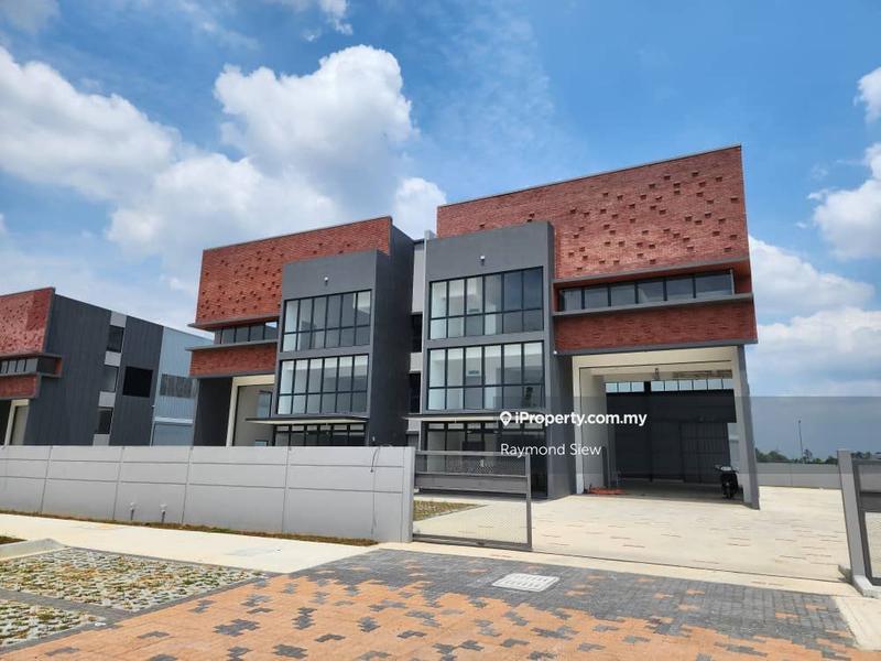 For Rent - Elmina Business Park Semi Detached Factory For Rent