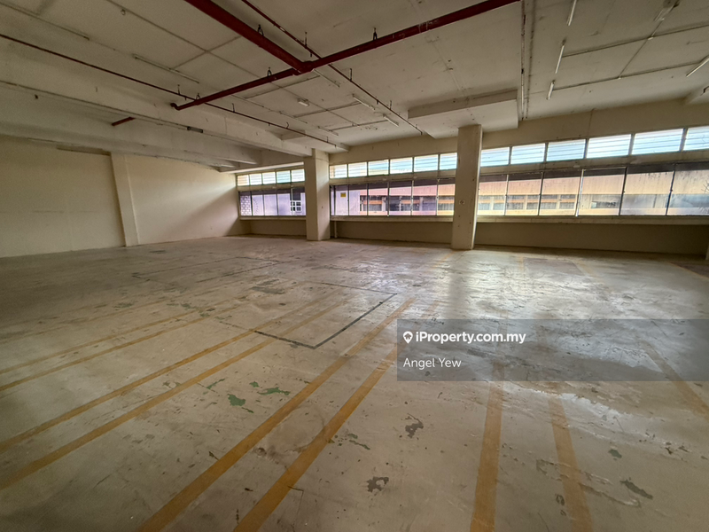 For Rent - Segambut warehouse with cargo lifts and container dock levellers