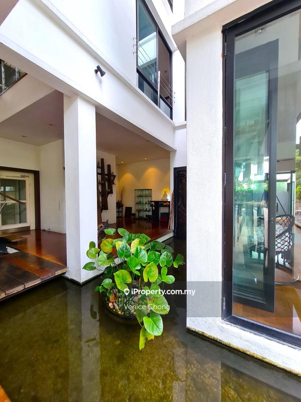 Bungalow House for Sale in Bukit Gita Bayu, Seri Kembangan by Venice Chong - iProperty.com.my