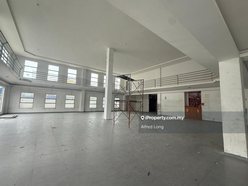 For Rent - Facing Road 4sty Semi-d Commercial Shop , Seri Kembangan