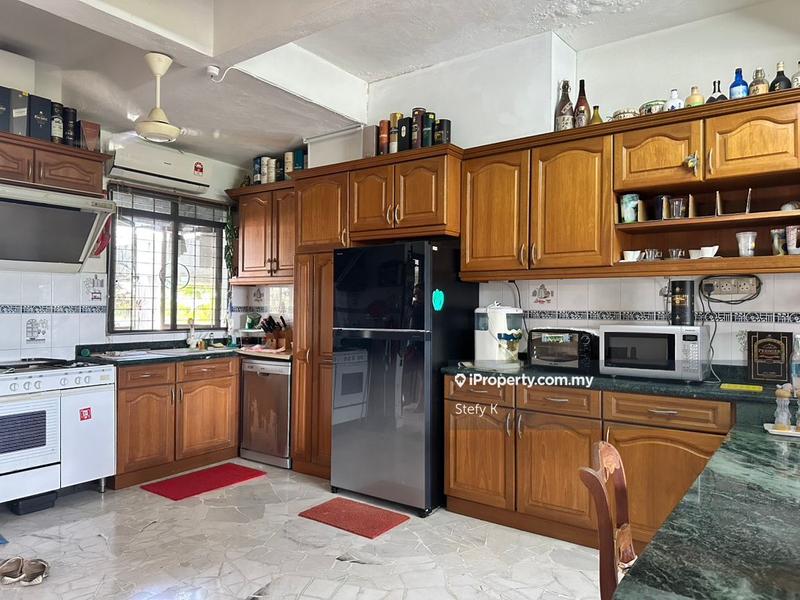 3-storey Terraced House for Sale in Batu Feringghi, Penang by Stefy K - iProperty.com.my