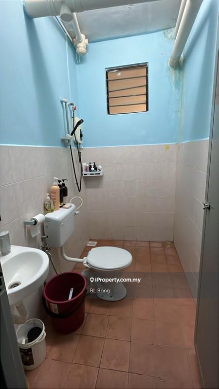 Pangsapuri untuk Dijual di Pangsapuri Bukit Beruang Permai oleh BL Bong - iProperty.com.my