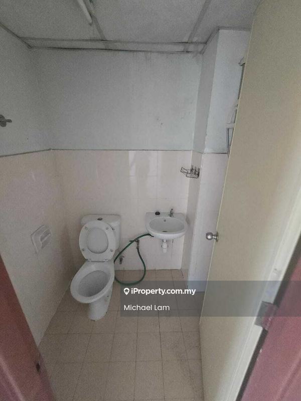 Apartment for Sale in Bayu Puteri by Michael Lam - Bathroom - iProperty.com.my