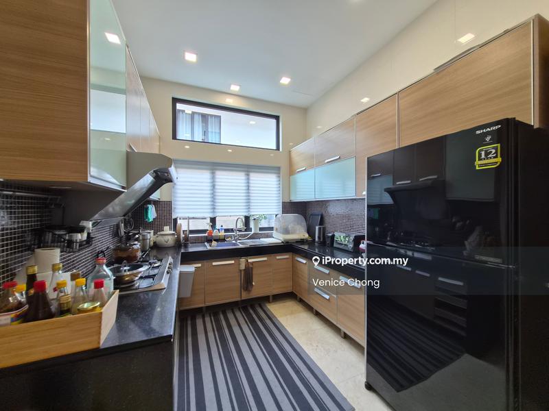 Banglo untuk Dijual di Bukit Gita Bayu, Seri Kembangan oleh Venice Chong - Kitchen - iProperty.com.my