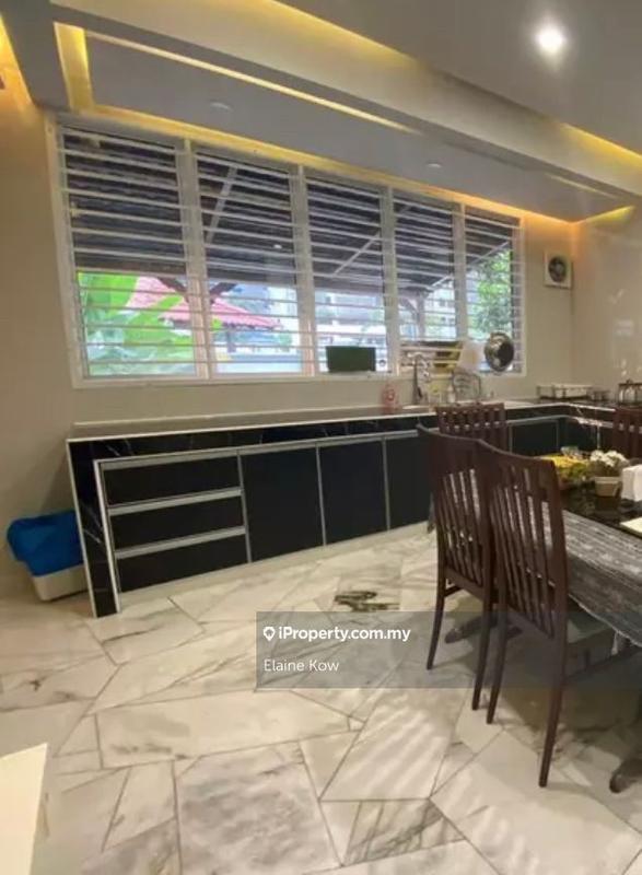 Bungalow House for Sale in Kelana Jaya, Petaling Jaya by Elaine Kow - iProperty.com.my