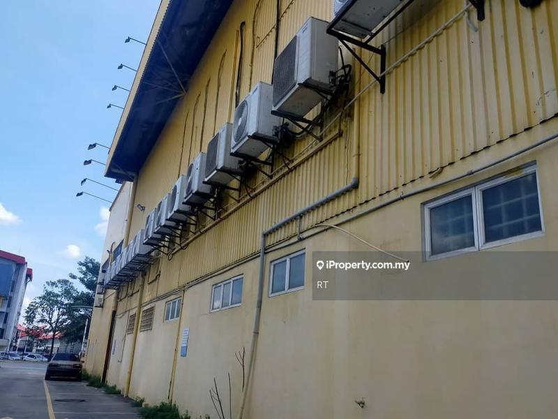 Gudang untuk Dijual di USJ Subang Warehouse/Showroom for Sale/Rent, Subang Jaya oleh RT - Warehouse Side View - iProperty.com.my